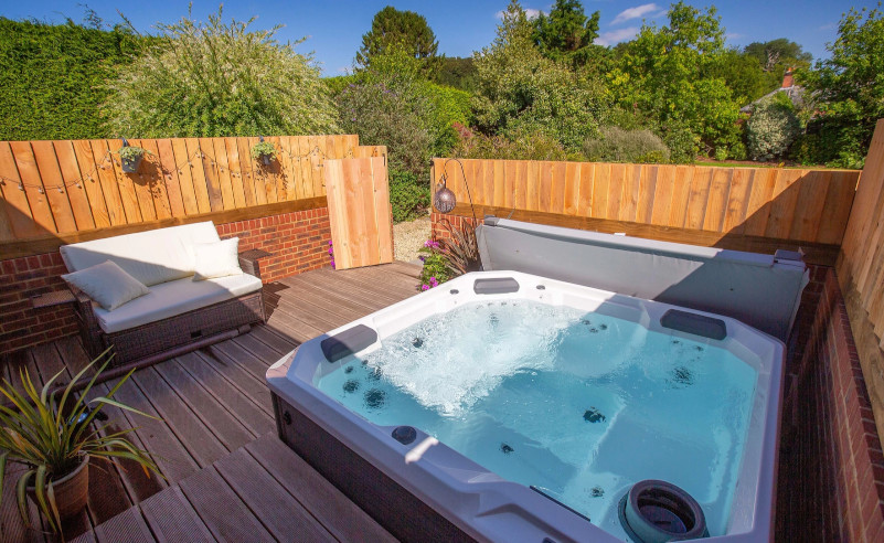 The Three Lions House Jacuzzi